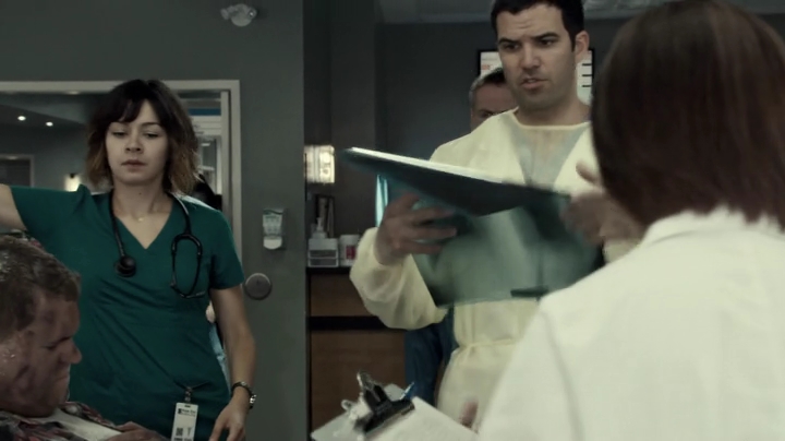 VampireDiariesWorld-dot-org_SavingHope3x03-0301.jpg