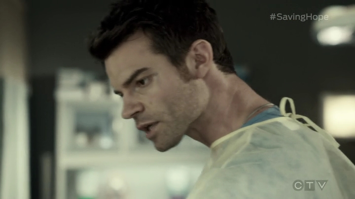 VampireDiariesWorld-dot-org_SavingHope3x03-0407.jpg