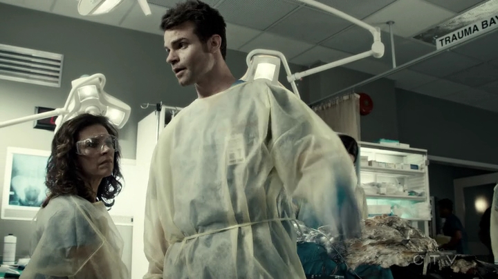 VampireDiariesWorld-dot-org_SavingHope3x03-0733.jpg