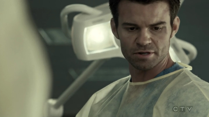 VampireDiariesWorld-dot-org_SavingHope3x03-0891.jpg