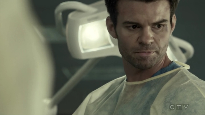 VampireDiariesWorld-dot-org_SavingHope3x03-0892.jpg