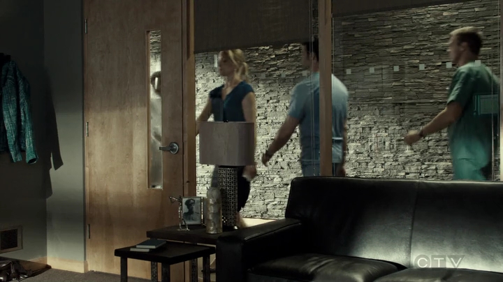 VampireDiariesWorld-dot-org_SavingHope3x03-1221.jpg