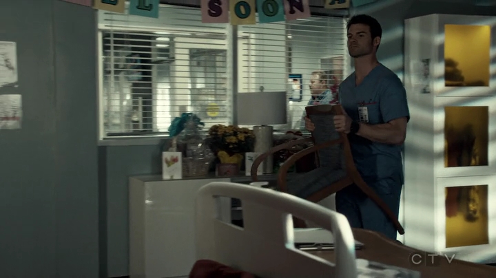 VampireDiariesWorld-dot-org_SavingHope3x03-1542.jpg