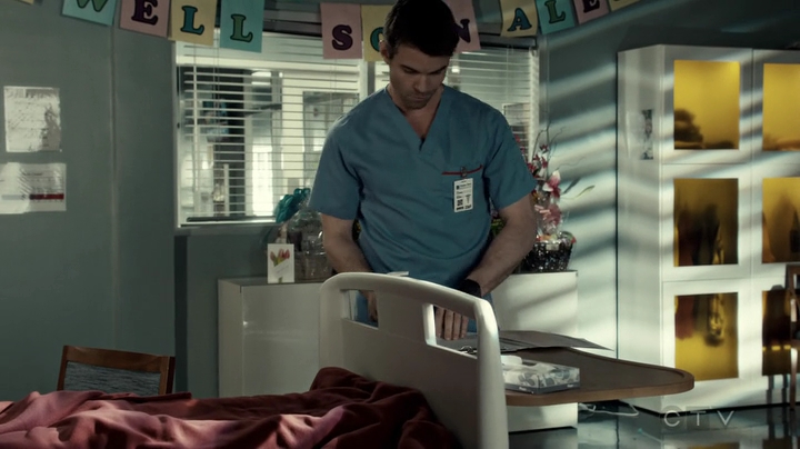 VampireDiariesWorld-dot-org_SavingHope3x03-1657.jpg