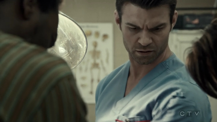 VampireDiariesWorld-dot-org_SavingHope3x04-0324.jpg