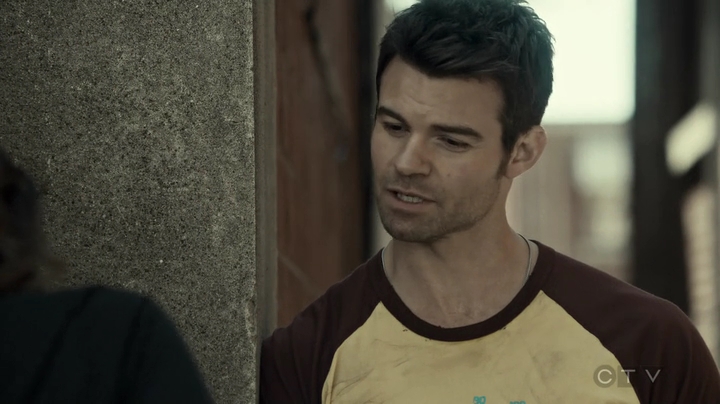 VampireDiariesWorld-dot-org_SavingHope3x04-2069.jpg