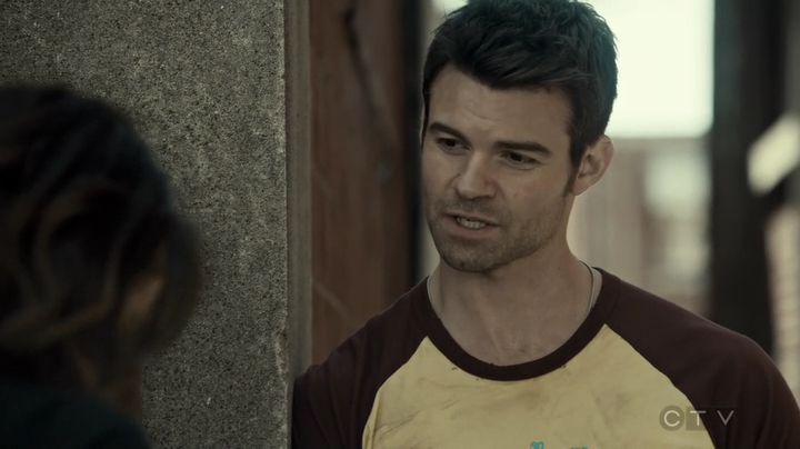 VampireDiariesWorld-dot-org_SavingHope3x04-2071.jpg