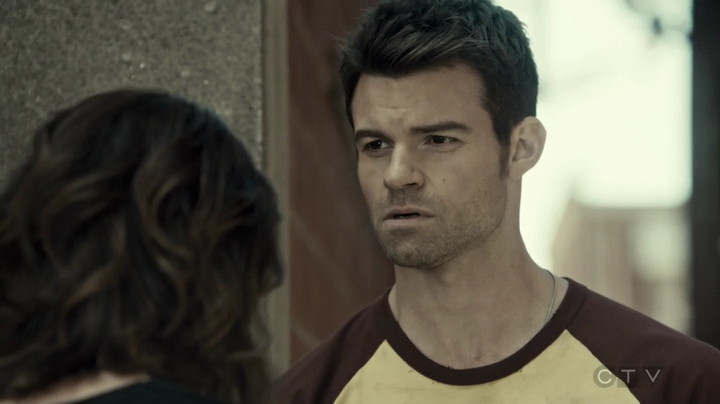 VampireDiariesWorld-dot-org_SavingHope3x04-2109.jpg