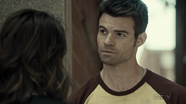 VampireDiariesWorld-dot-org_SavingHope3x04-2125.jpg