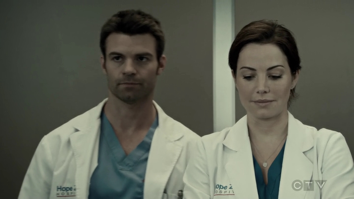 VampireDiariesWorld-dot-org_SavingHope3x05-0705.jpg