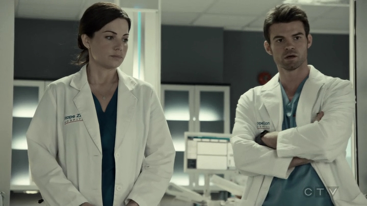 VampireDiariesWorld-dot-org_SavingHope3x05-0796.jpg