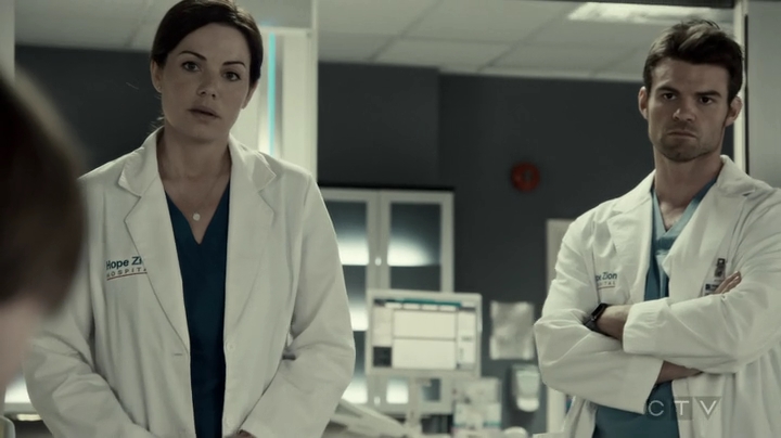 VampireDiariesWorld-dot-org_SavingHope3x05-0810.jpg