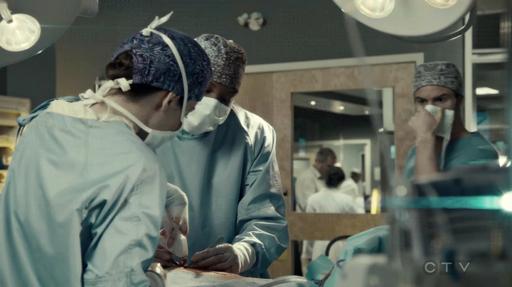 VampireDiariesWorld-dot-org_SavingHope3x05-1923.jpg