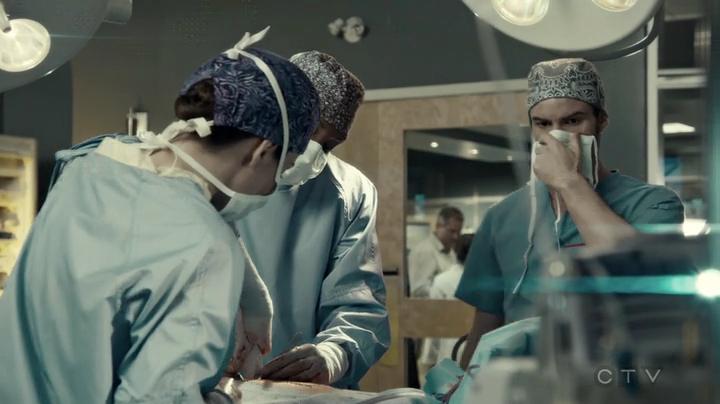 VampireDiariesWorld-dot-org_SavingHope3x05-1924.jpg
