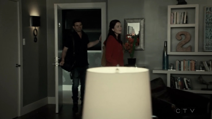 VampireDiariesWorld-dot-org_SavingHope3x05-2387.jpg