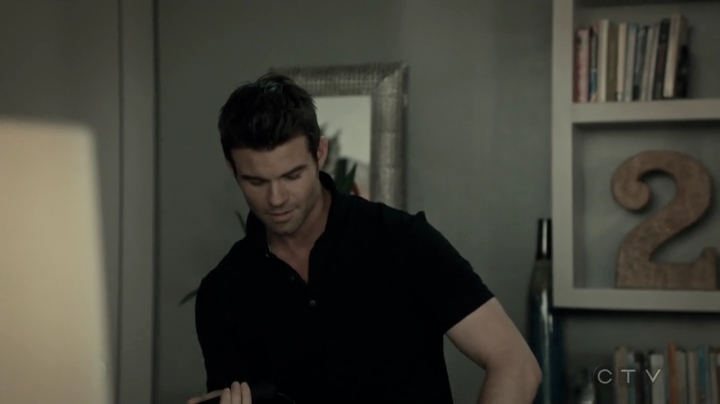 VampireDiariesWorld-dot-org_SavingHope3x05-2453.jpg