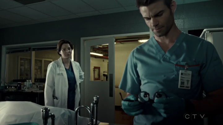 VampireDiariesWorld-dot-org_SavingHope3x06-0302.jpg