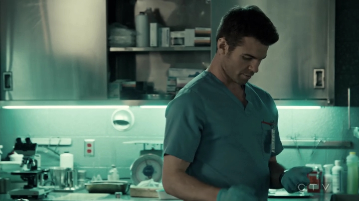 VampireDiariesWorld-dot-org_SavingHope3x06-0304.jpg