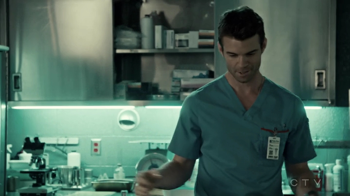 VampireDiariesWorld-dot-org_SavingHope3x06-0308.jpg