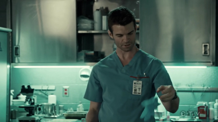 VampireDiariesWorld-dot-org_SavingHope3x06-0309.jpg