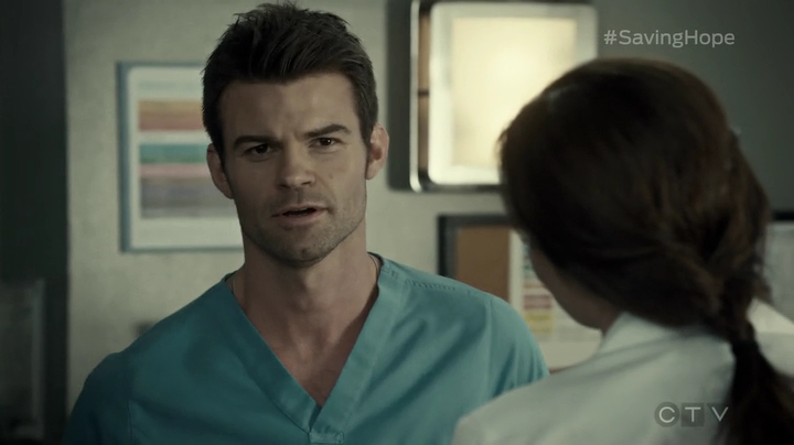 VampireDiariesWorld-dot-org_SavingHope3x06-0400.jpg