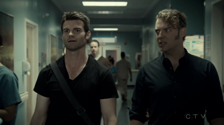 VampireDiariesWorld-dot-org_SavingHope3x06-2198.jpg