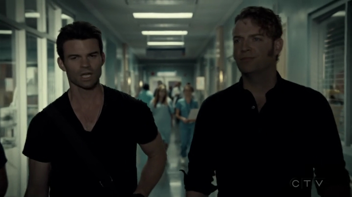 VampireDiariesWorld-dot-org_SavingHope3x06-2214.jpg