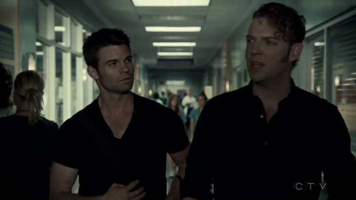 VampireDiariesWorld-dot-org_SavingHope3x06-2215.jpg