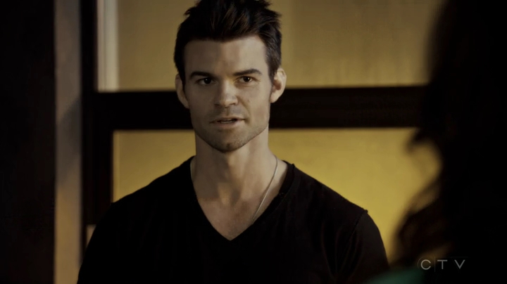 VampireDiariesWorld-dot-org_SavingHope3x06-2400.jpg