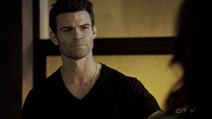 VampireDiariesWorld-dot-org_SavingHope3x06-2401.jpg