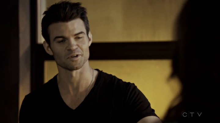 VampireDiariesWorld-dot-org_SavingHope3x06-2407.jpg