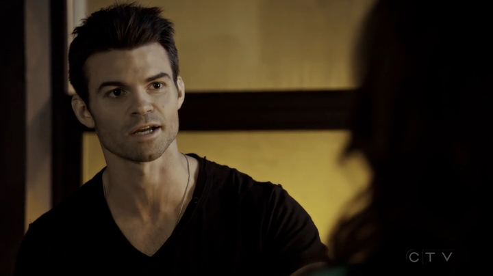 VampireDiariesWorld-dot-org_SavingHope3x06-2420.jpg