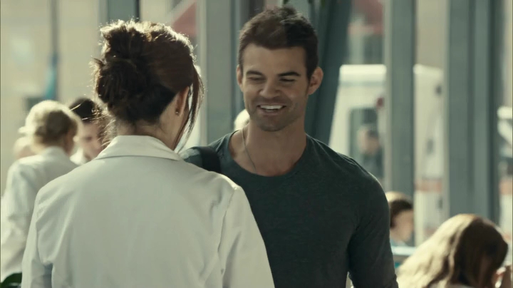 VampireDiariesWorld_dot_nl-SavingHope3x08-034.jpg