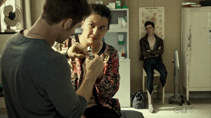 VampireDiariesWorld_dot_nl-SavingHope3x08-1195.jpg