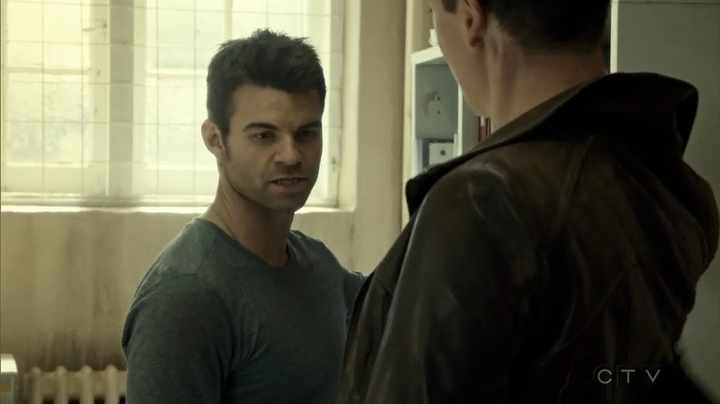 VampireDiariesWorld_dot_nl-SavingHope3x08-1214.jpg