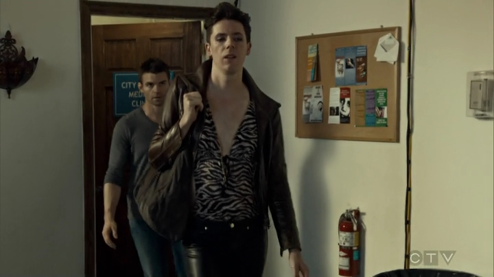 VampireDiariesWorld_dot_nl-SavingHope3x08-1225.jpg