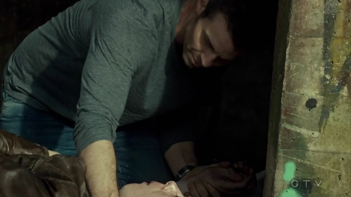 VampireDiariesWorld_dot_nl-SavingHope3x08-1423.jpg