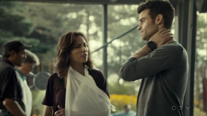 VampireDiariesWorld_dot_nl-SavingHope3x08-2478.jpg