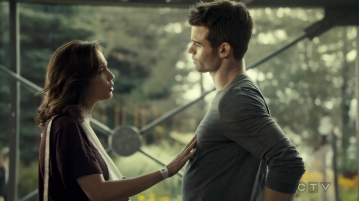 VampireDiariesWorld_dot_nl-SavingHope3x08-2481.jpg