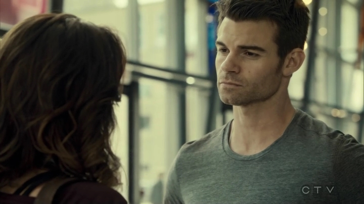 VampireDiariesWorld_dot_nl-SavingHope3x08-2488.jpg