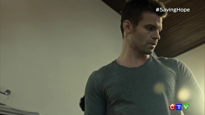 VampireDiariesWorld_dot_nl-SavingHope3x08-854.jpg