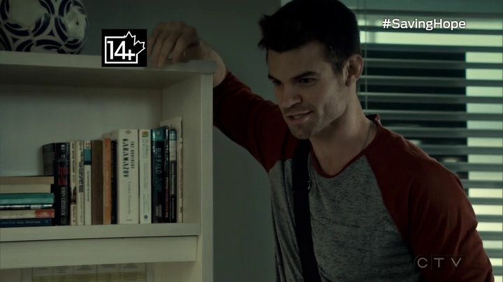 VampireDiariesWorld_dot_nl-SavingHope3x09-014.jpg