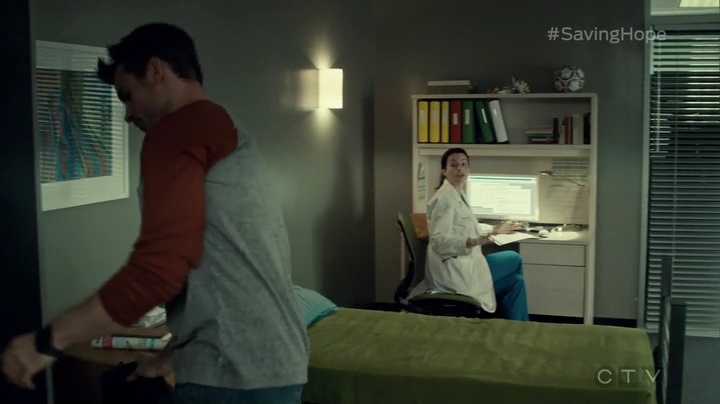 VampireDiariesWorld_dot_nl-SavingHope3x09-028.jpg