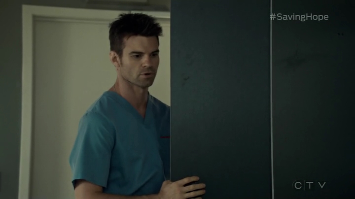 VampireDiariesWorld_dot_nl-SavingHope3x09-051.jpg