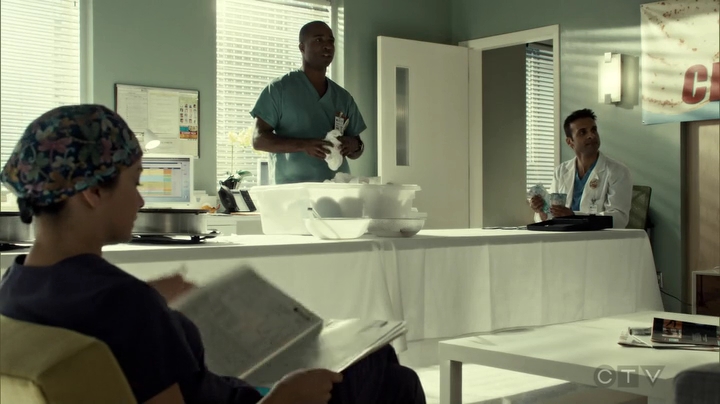 VampireDiariesWorld_dot_nl-SavingHope3x09-1018.jpg