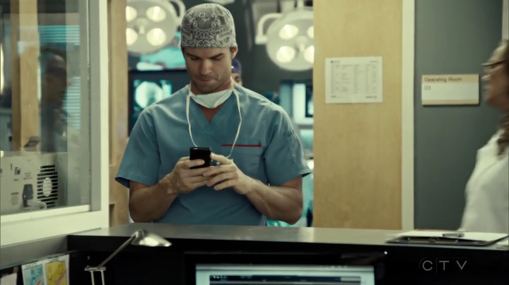 VampireDiariesWorld_dot_nl-SavingHope3x09-1976.jpg