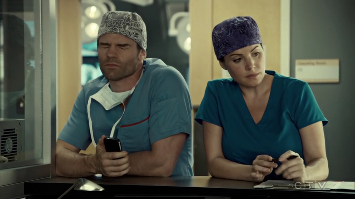 VampireDiariesWorld_dot_nl-SavingHope3x09-2001.jpg
