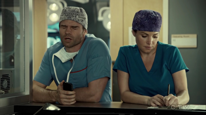 VampireDiariesWorld_dot_nl-SavingHope3x09-2003.jpg