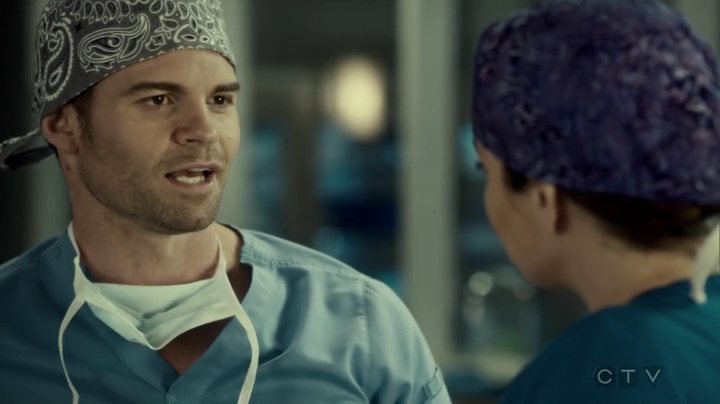 VampireDiariesWorld_dot_nl-SavingHope3x09-2022.jpg