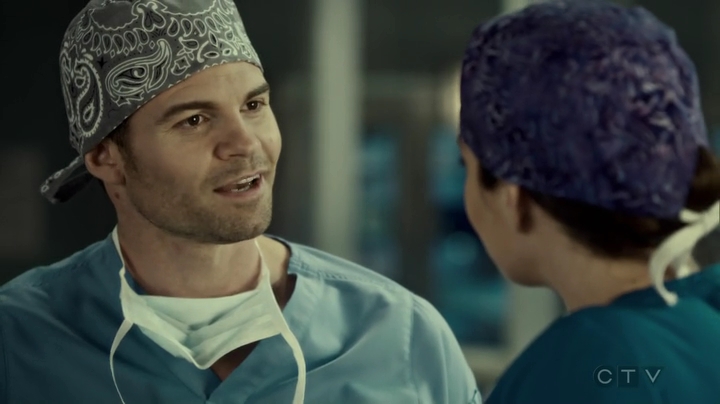 VampireDiariesWorld_dot_nl-SavingHope3x09-2029.jpg